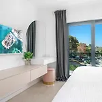Gray Vila *