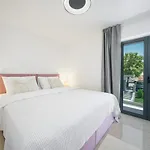 Gray Vila