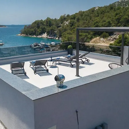 Villa Gray *